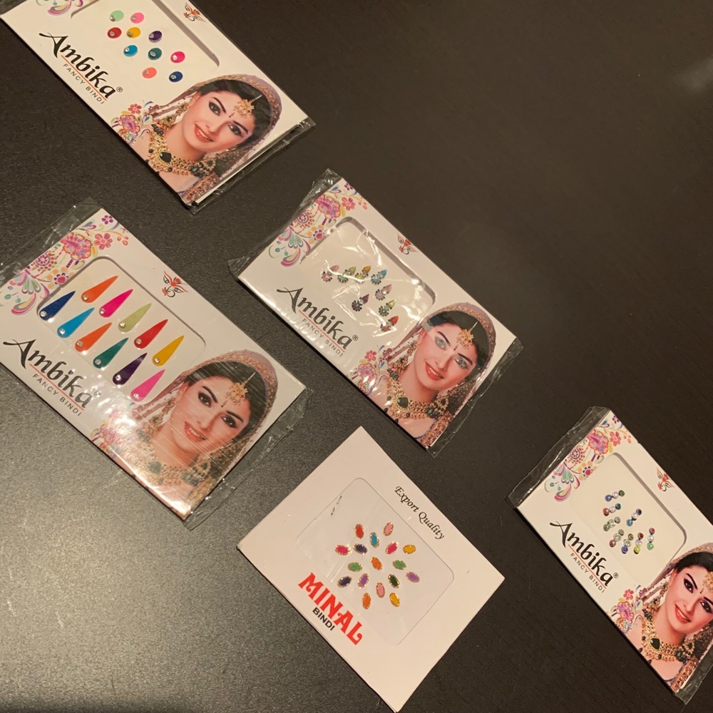 Set of 5 Ambika/Minal Bollywood Bindis/Tikkas